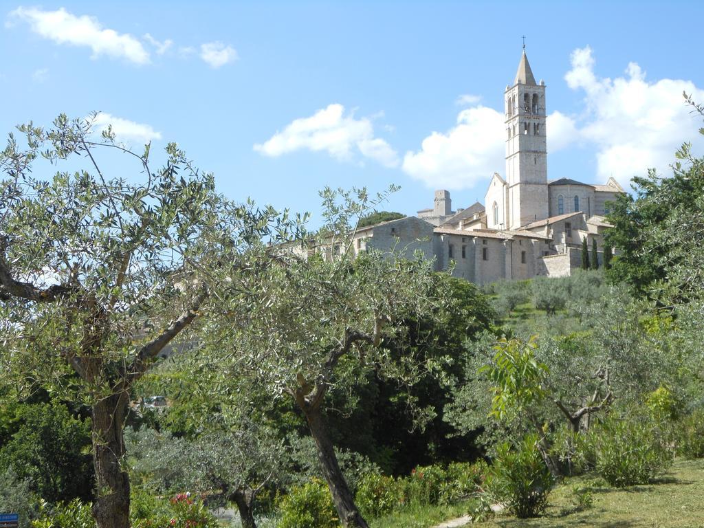 La Casa Di Famiglia Apartment Assisi Bagian luar foto