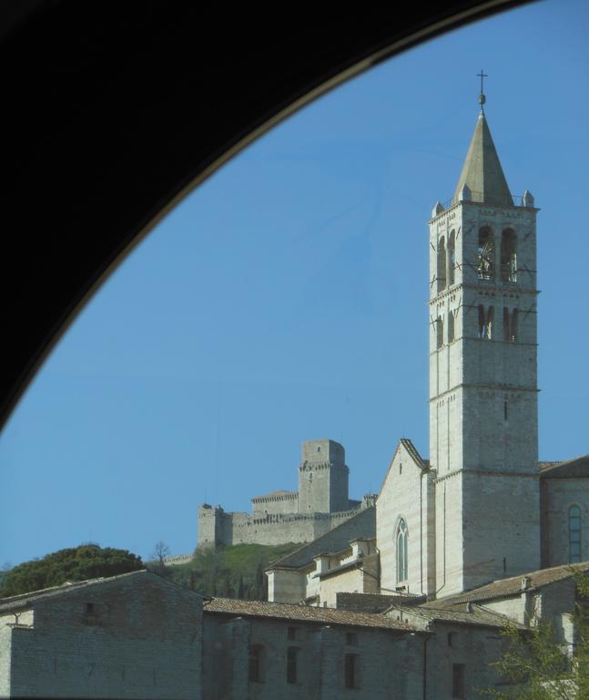 La Casa Di Famiglia Apartment Assisi Ruang foto